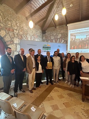 Consulta Turismo del Territorio (C.T.T.) 2026.06.15_Asiago_6135_1.jpg (Art. corrente, Pag. 1, Foto normale)